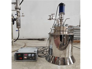 1L高溫高壓不銹鋼電加熱反應(yīng)釜已完工發(fā)往韓國